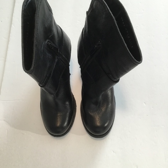 Very Volatile Los Angeles Ladies Leather Boots Black Size 8 NWOT - Picture 3 of 6